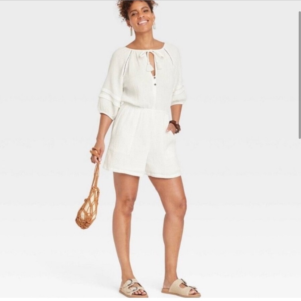 Knox Rose White Romper- Size L. Worn a handful of times. Smoke free home.